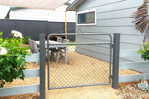 Charlottes Honor - River & Golf Cottage - Darwin Holiday 1