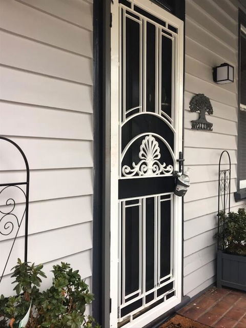 Charming Miners Cottage In The Hip City Of Geelong - Darwin Holiday 1