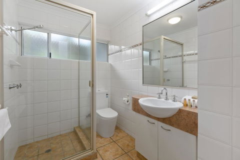 Charming Noosa Heads Apartment, Laguna Bay Views - Unit 6 Taralla 18 Edgar Bennett Avenue - Darwin Holiday 3
