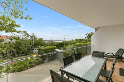 Charming Noosa Heads Apartment, Laguna Bay Views - Unit 6 Taralla 18 Edgar Bennett Avenue - Darwin Holiday 0