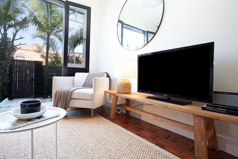 Charming Townhouse Just Steps From The Beach - Darwin Holiday 3