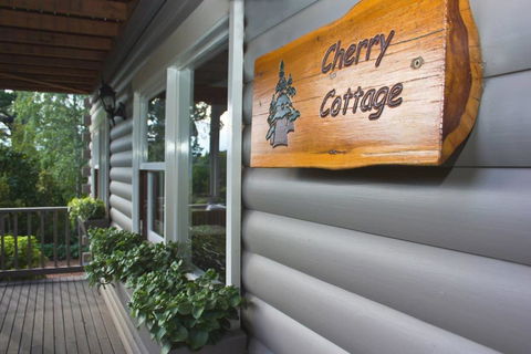 Cherry Cottage - Leura - Darwin Holiday 2