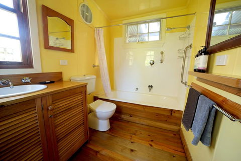 Cherry Plum Cottages - Darwin Holiday 0