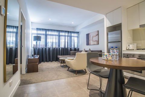 Chic & Comfy! 1 Bed Home @Silkari Suite Chdatswood - Darwin Holiday 0