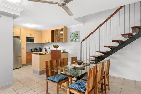 Chic City Apartment With Waterfront Views - Darwin Holiday 3