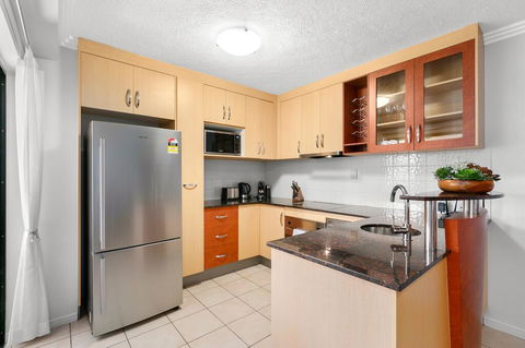 Chic City Apartment With Waterfront Views - Darwin Holiday 2