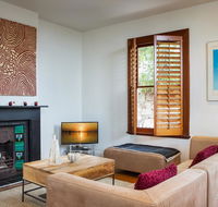 Chic Two-storey Cottage with Darling Harbour Views - Darwin Holiday