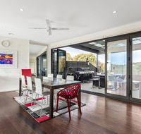 Chilled Chart Hills with Spa Pool Table and Wifi - Darwin Holiday