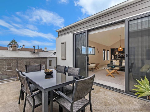 Chimneys On Bank - Darwin Holiday 3