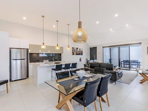 Chimneys On Bank - Darwin Holiday 0