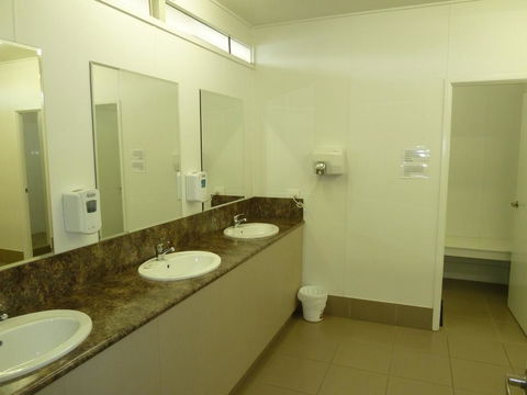 Chinchilla Tourist Park - Darwin Holiday 2