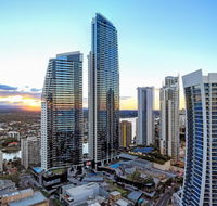 Circle on Cavill - HR Surfers Paradise - Darwin Holiday