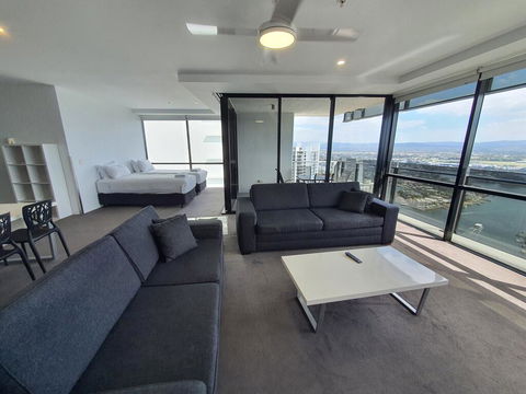 Circle On Cavill 2316 - Darwin Holiday 2