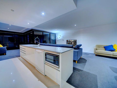 Circle On Cavill 37th Floor Ocean And River Views - Darwin Holiday 1