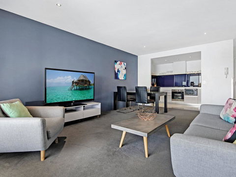 Circle On Cavill Private 2 Bed Ocean View - Darwin Holiday 3