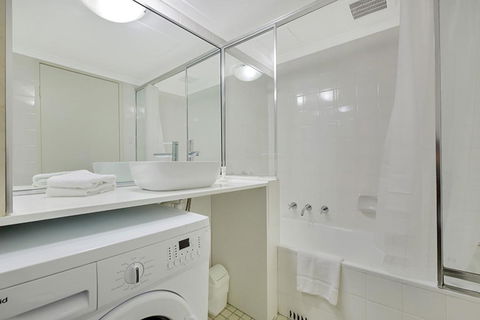 City Apartment At College St - Darwin Holiday 2