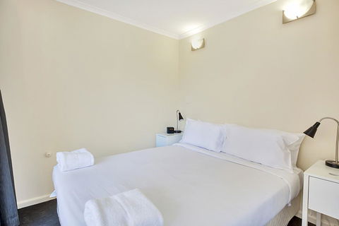 City Apartment At College St - Darwin Holiday 3