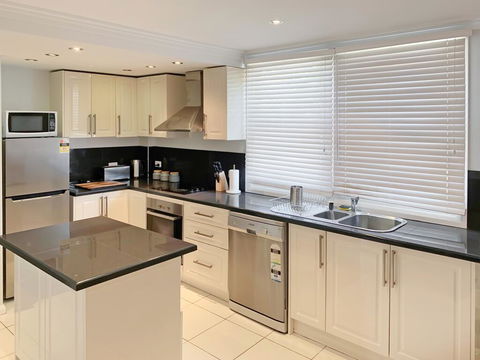 City Center - Modern 2-Bedroom Apartment - Darwin Holiday 3