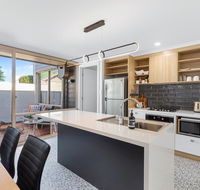 City Courtyard Apartment