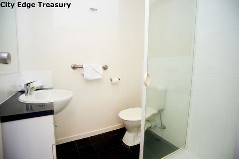 City Edge East Melbourne Apartment Hotel - Darwin Holiday 3