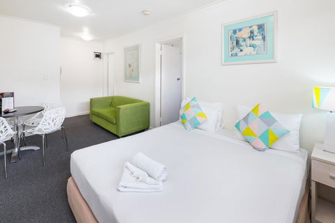 City Edge East Melbourne Apartment Hotel - Darwin Holiday 0