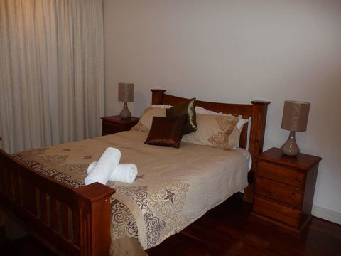 City Getaway 3 Bedroom Adelaide's East End - Darwin Holiday 1