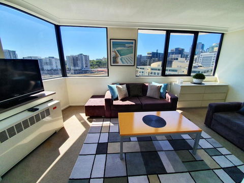 City Sunsets & South Bank , CBD, Views, Pool, Netflix - Darwin Holiday 1