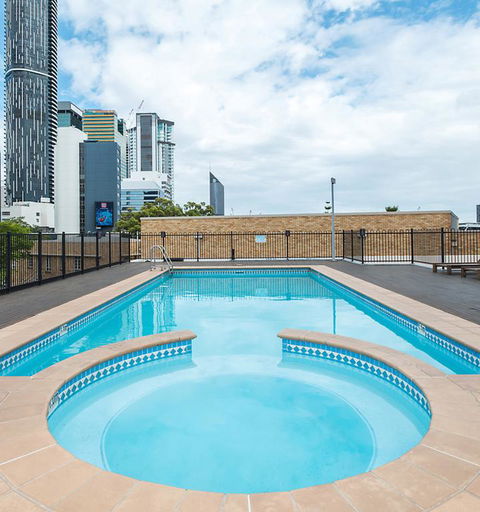 City Sunsets & South Bank , CBD, Views, Pool, Netflix - Darwin Holiday 3