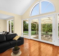 City to Beach - Free WIFI - Free 3 car parking - Great location