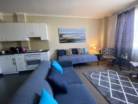 City Views, Pool , Parking & Gym Darling Harbour Sydney Apartment Sleeps 5 - Darwin Holiday 3