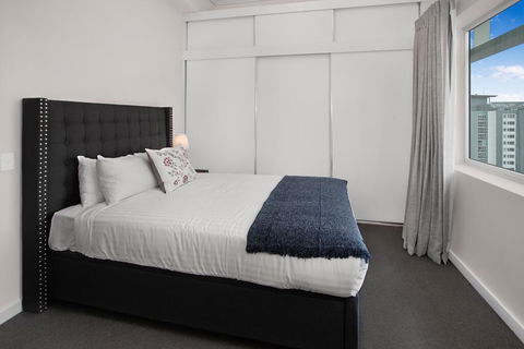 City-Centre Apartment With River Views And Balcony - Darwin Holiday 1