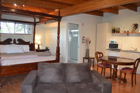 Clandulla Cottages & Farmstay - Darwin Holiday 1
