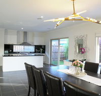 Classic 6BRM Villa in Melbourne - Darwin Holiday