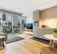 Clean Modern Apartment 15 Mins From City on Tram - Darwin Holiday