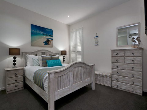 Clear Island Cove - Darwin Holiday 3