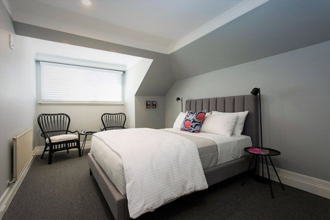 Closeburn House - Darwin Holiday 1