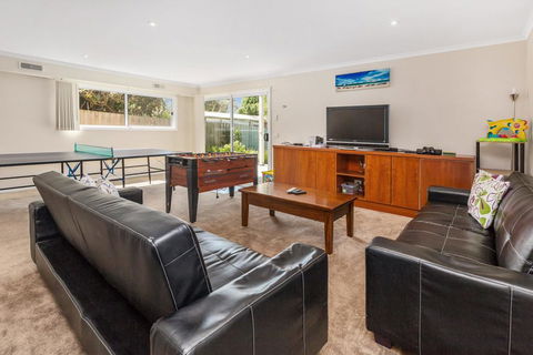 CLOUD NINE - ROSEBUD - Darwin Holiday 2