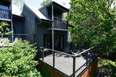 Cloudsong Chalet 4 - Close To The Village Centre! - Darwin Holiday 1