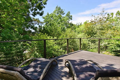 Cloudsong Chalet 4 - Close To The Village Centre! - Darwin Holiday 2