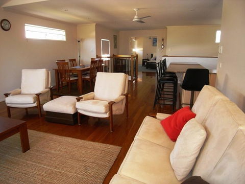 Clovelly Beach Townhouse - Darwin Holiday 3