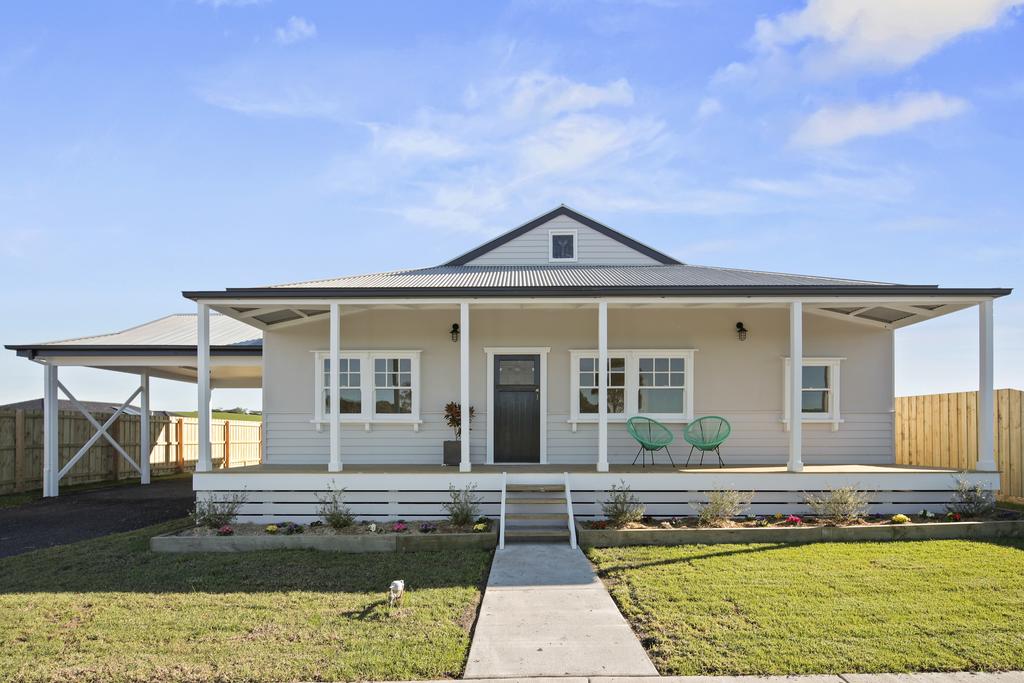 Dalyston ACT Darwin Holiday