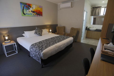 Coachman's Eden - Darwin Holiday 0