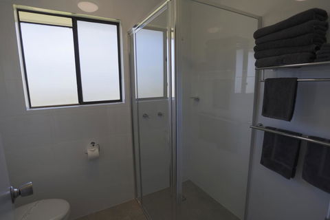 Coachman's Eden - Darwin Holiday 1