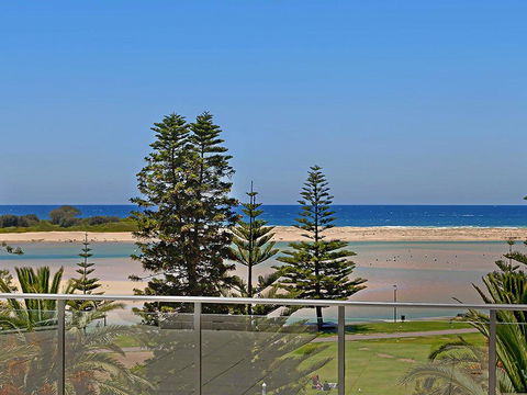 Coast Luxury Apartment Penthouse 23 - Darwin Holiday 1