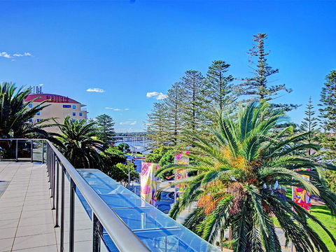 Coast Luxury Apartments 17 - Darwin Holiday 1