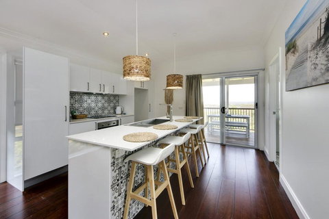 Coastal Hideaway - Darwin Holiday 1