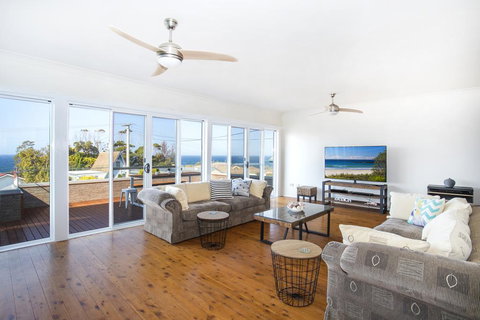 Coastal Horizons - Darwin Holiday 1