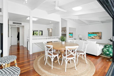 Coastal Luxe In Little Cove, Noosa Heads - Darwin Holiday 3