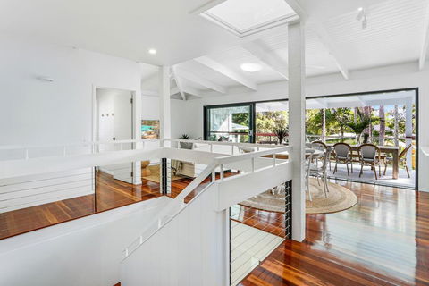 Coastal Luxe In Little Cove, Noosa Heads - Darwin Holiday 2
