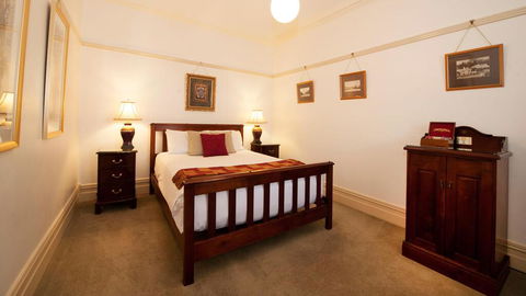 Cobb & Co Court Boutique Hotel - Darwin Holiday 3